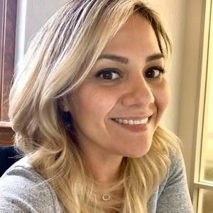 Meet your Posher, Crystal